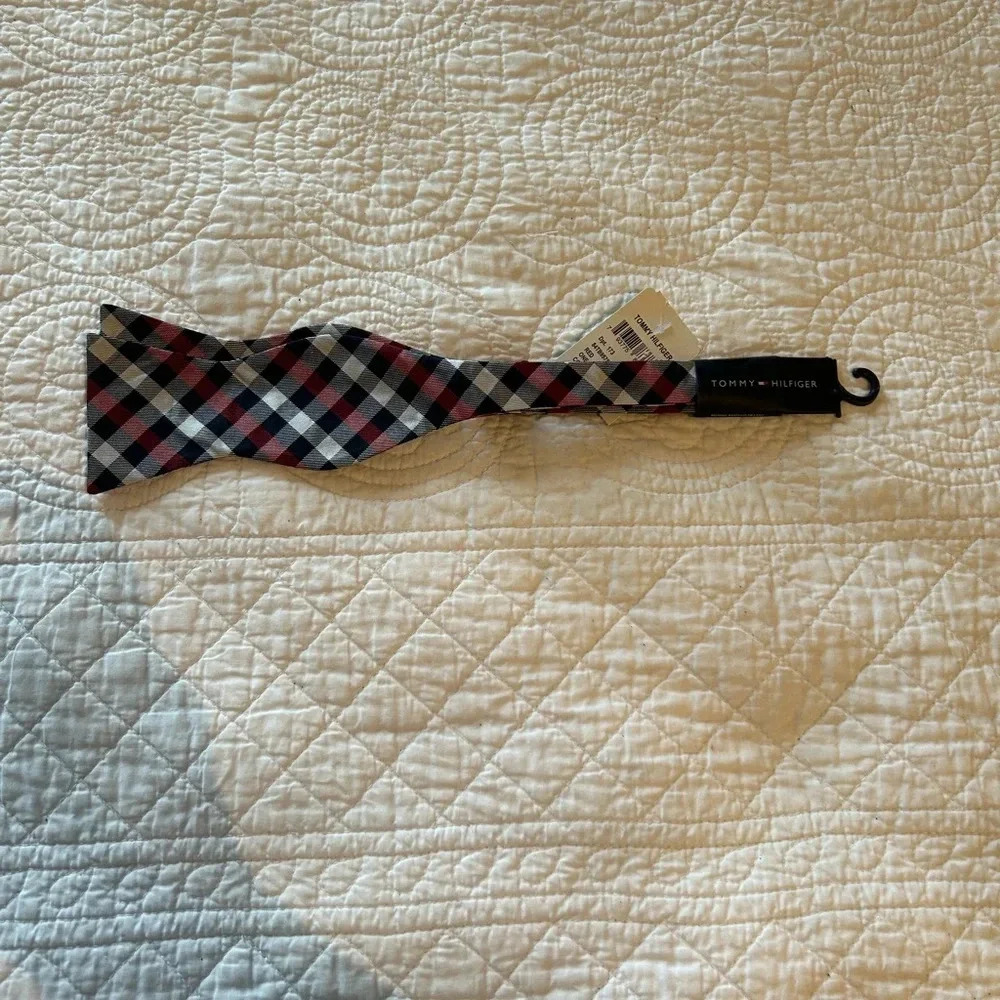 Tommy Hilfiger Plaid Bow Tie. Old Money. Academia. Preppy.